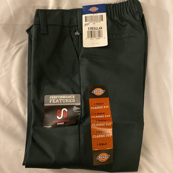 Dickies classic fit hunter green little boys pants, I have a size 4 and a size5 - Picture 3 of 3
